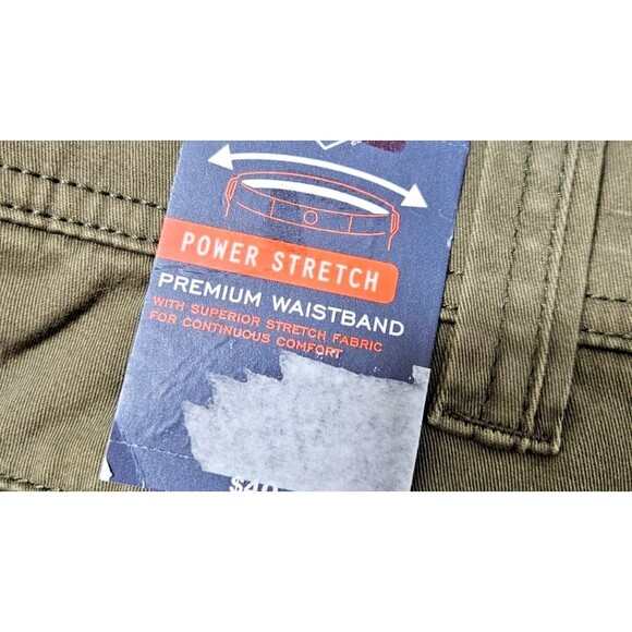 NWT St. John's Bay Men's Cargo Shorts Size 44 Green Comfort Stretch Power Waist - Picture 5 of 9
